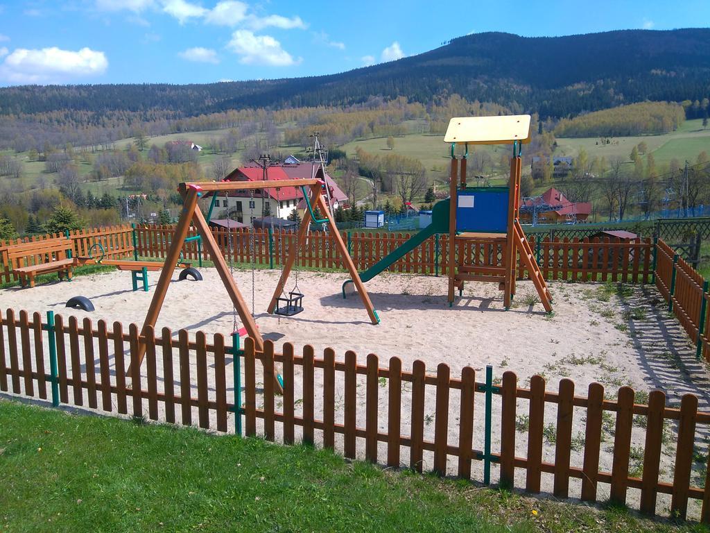 Pensjonat Zielone Wzgorze Boleslawow Stronie Slaskie Exterior photo
