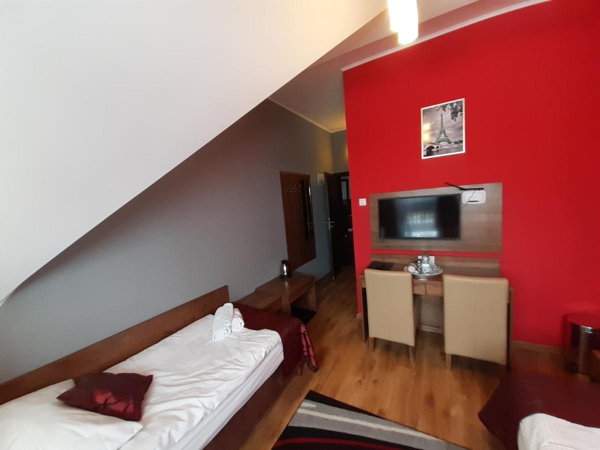Pensjonat Zielone Wzgorze Boleslawow Stronie Slaskie Exterior photo